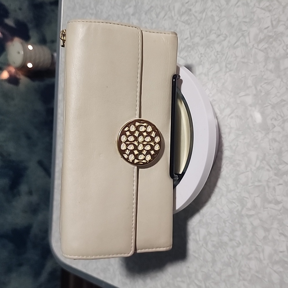 Coach Alexandra Wallet. Model F46148. EUC